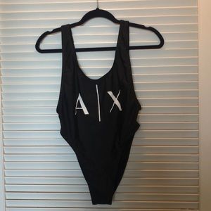 Armani Exchange Baiting suit
